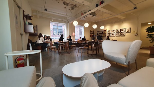 Haebangchon Sinheung Market 4