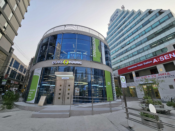OLIVE YOUNG Busan Jeonpo station 1