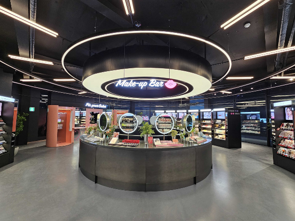 OLIVE YOUNG Busan Jeonpo station 4