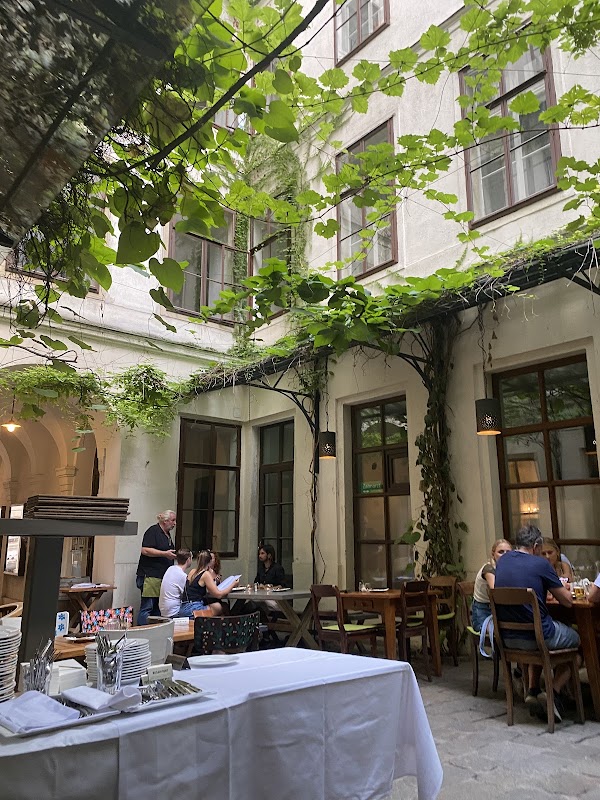 Schottendurchhaus 4