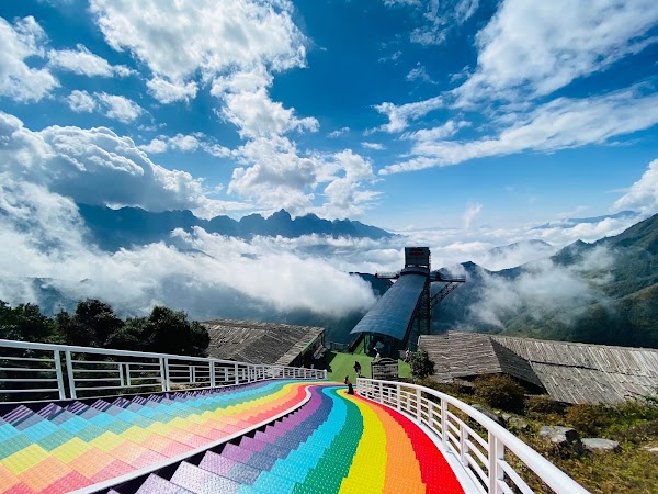 Dragon Cloud Glass Bridge