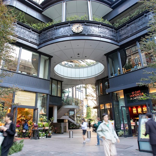 Marunouchi Brick Square
