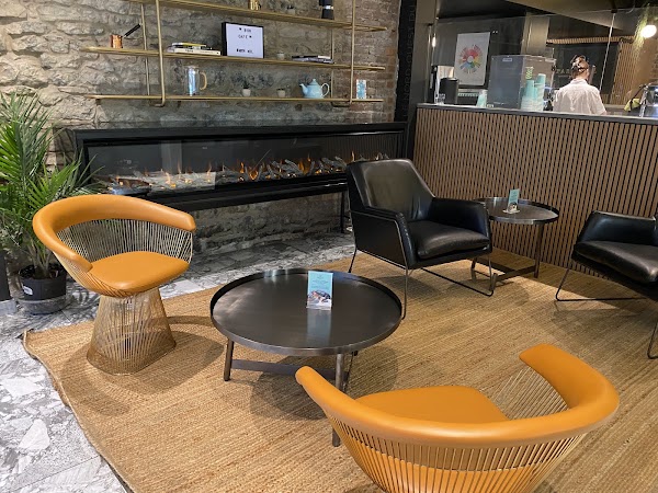 49th Parallel Café & Lucky’s Doughnuts - McGill