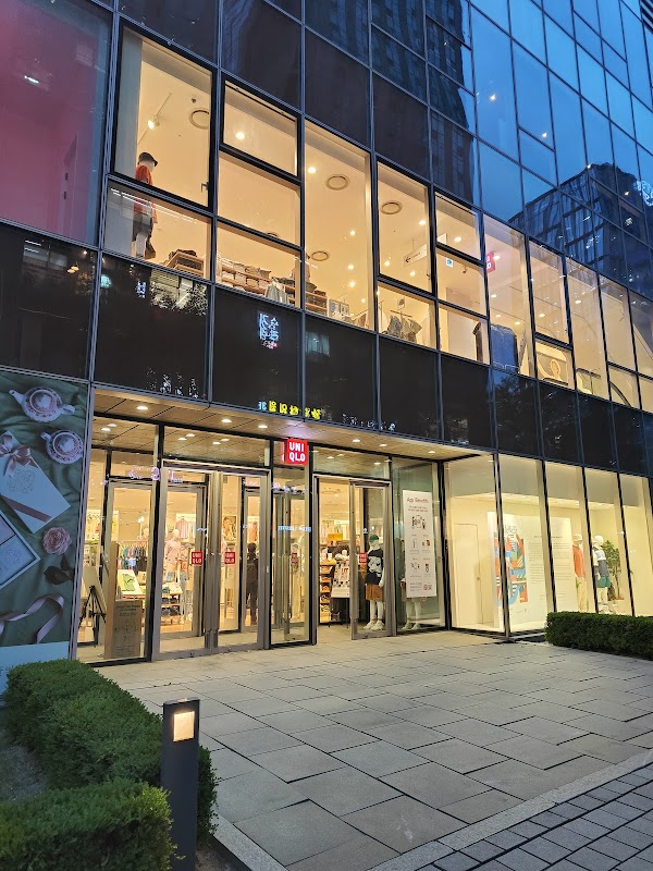 UNIQLO Gwanghwamun D-Tower 1