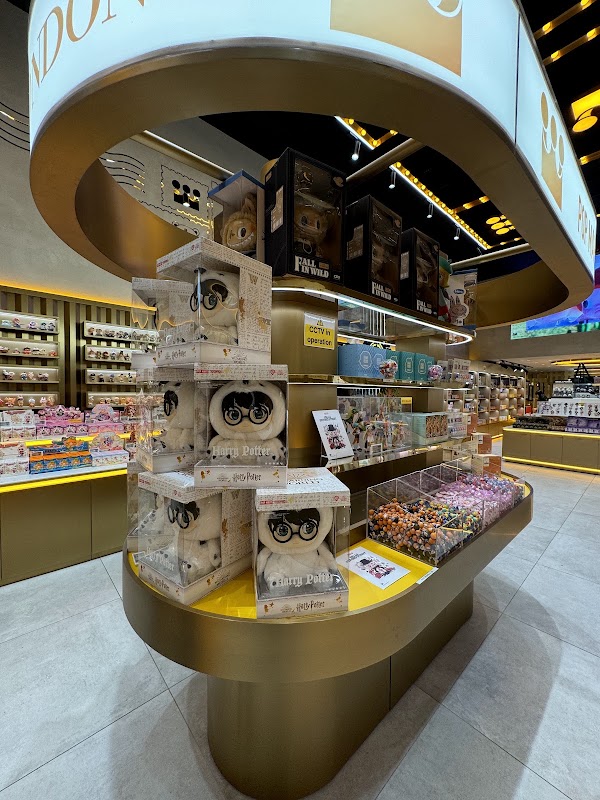 POP MART Oxford Street Store 3