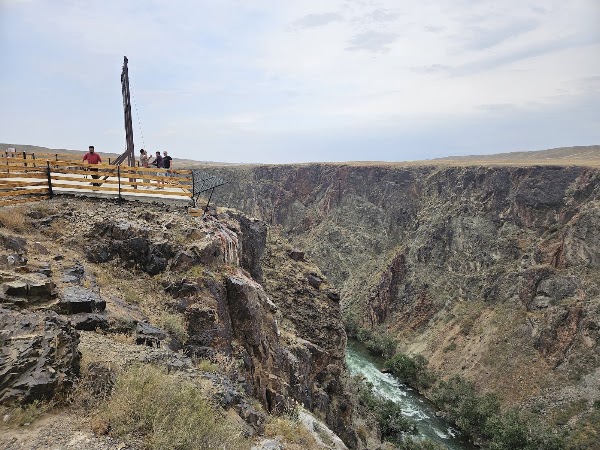 Black canyon