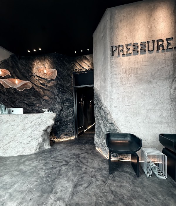 PRESSURE. Massage Spa 5