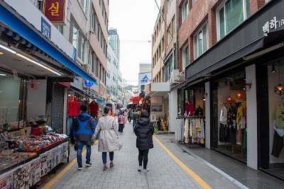Arirang street open market