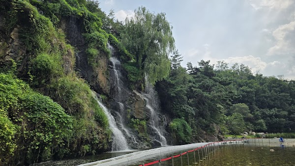 Hongjecheon Artificial Waterfall 2