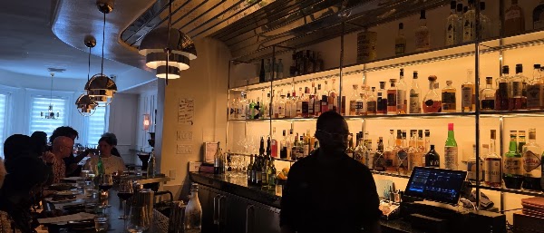 Maison Bar À Vins 5