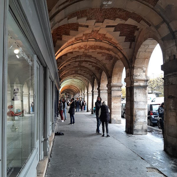 Place des Vosges 3