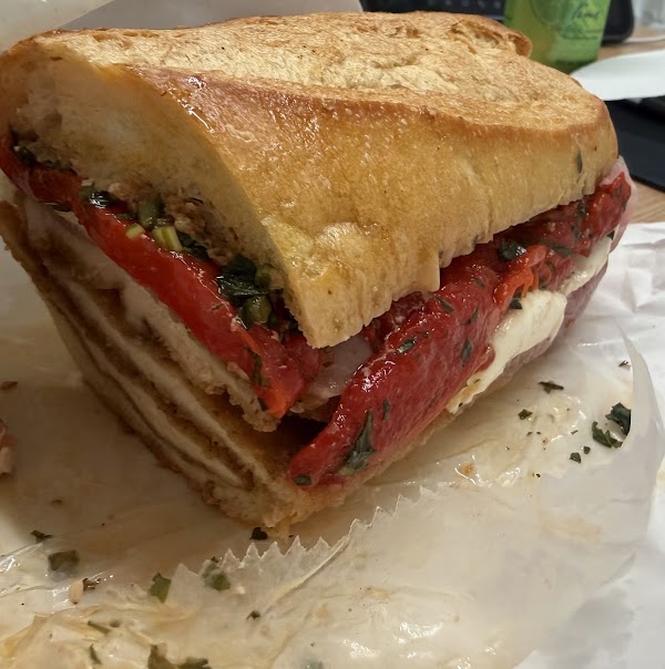 Parisi Bakery & Deli 4