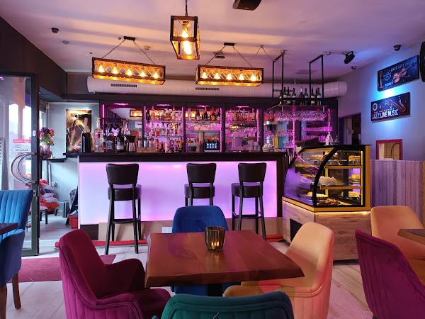 Le Théâtre - Restaurant • Cafe • Bar 2