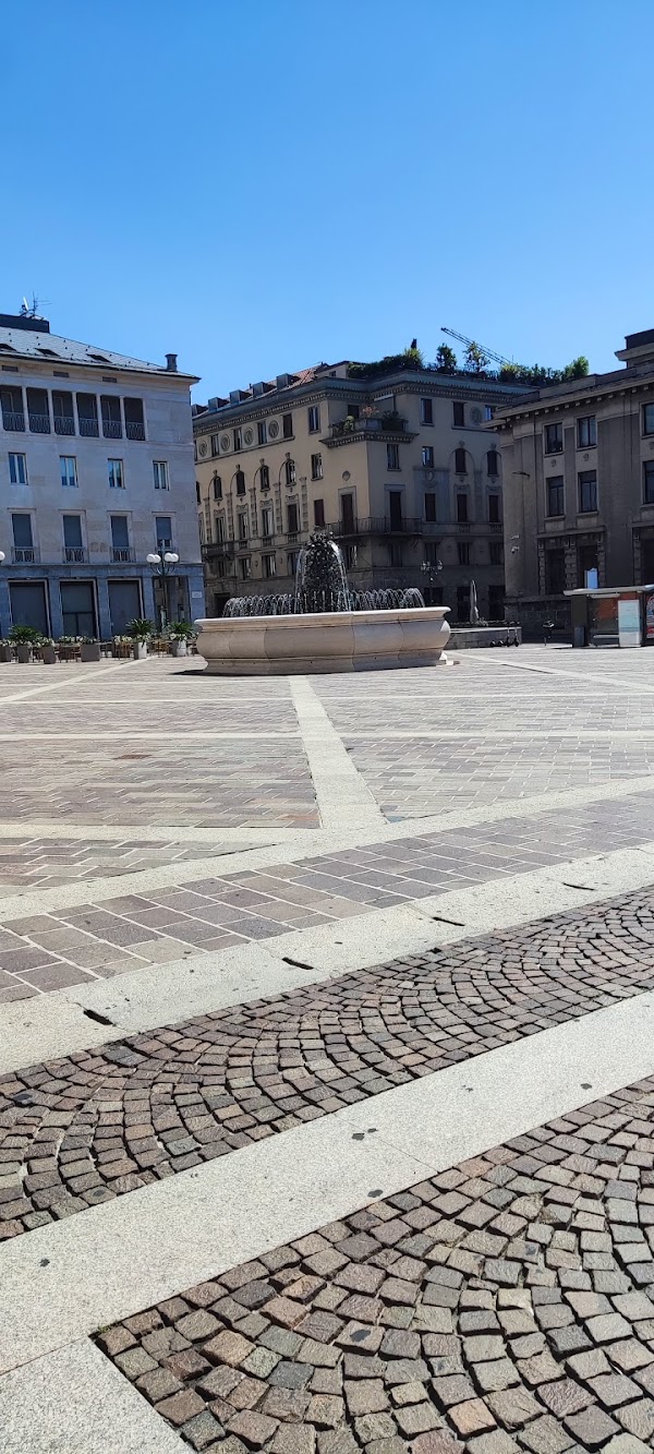 Piazza della Libertà 3