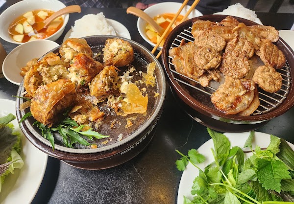 Quan Nem Restaurant 3