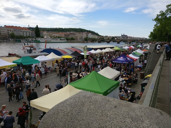 Náplavka 2