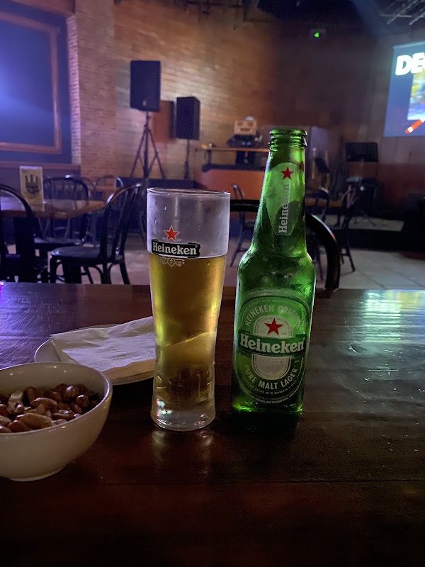 Grizzly's Pub & Resto 3