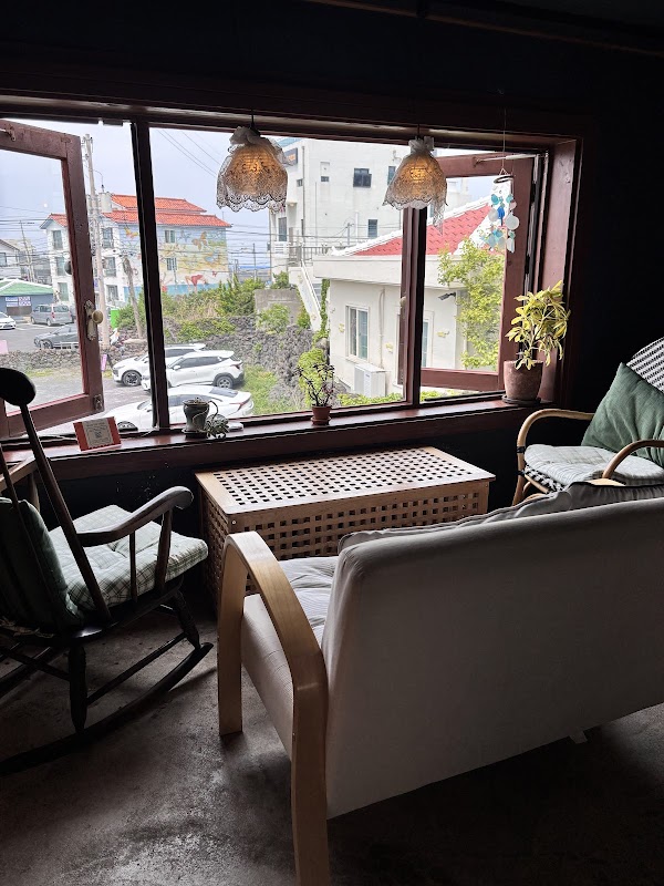 오늘도 화창 (Jeju Fine Cafe)
