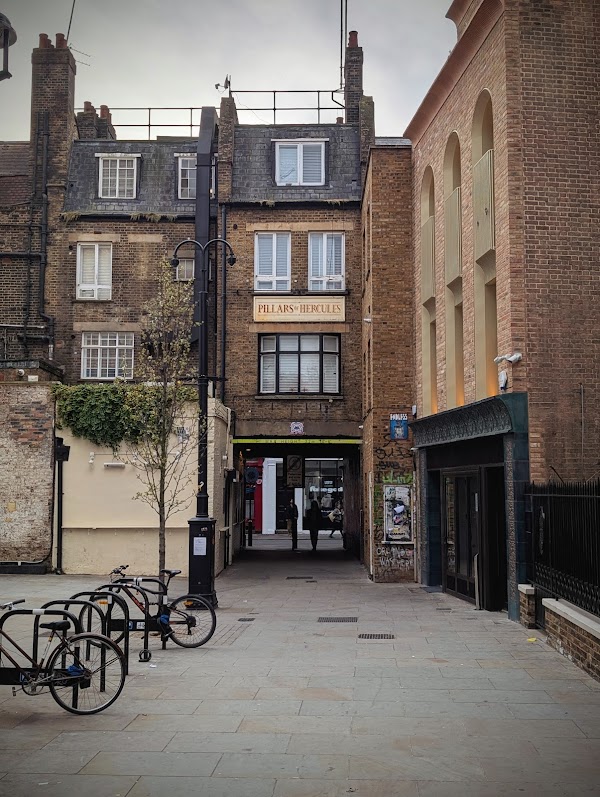 Simmons Bar | Greek Street 3