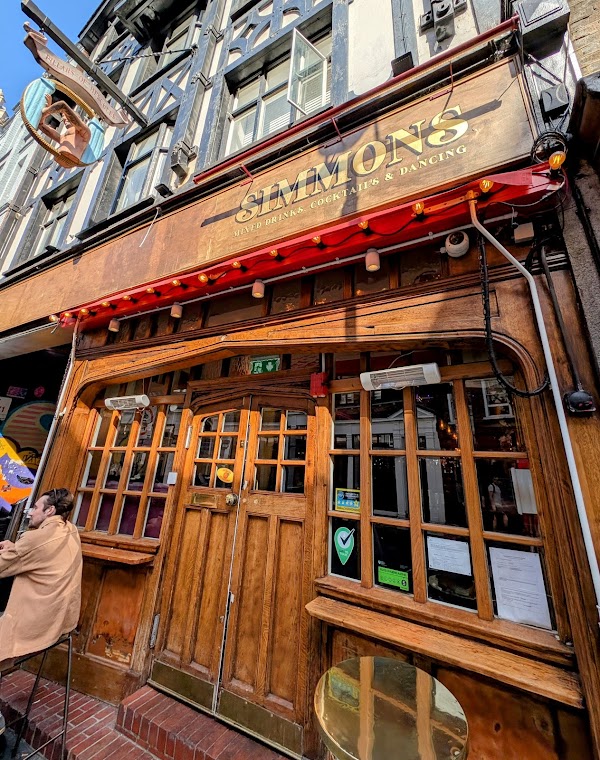 Simmons Bar | Greek Street 2