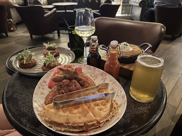 Yardbird Table & Bar 5