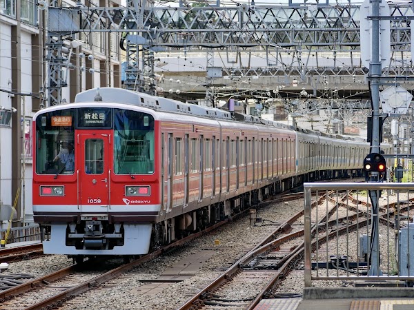 Mukogaoka-Yuen Station 3