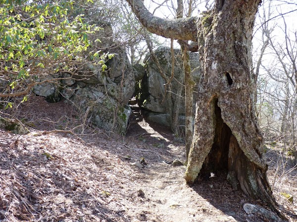 Balance Rock (or the 'Guillotine') 3