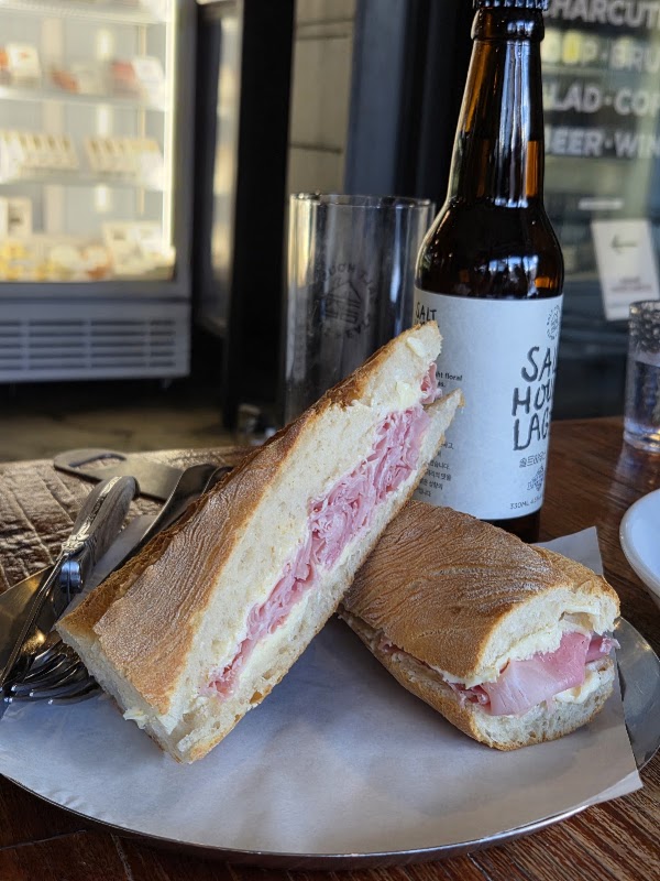 SALT HOUSE DELI Mangwon 4