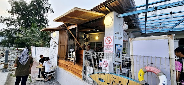 CHASING SUNSETS CAFE