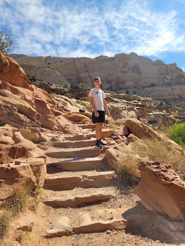 Hickman Bridge Trail 4