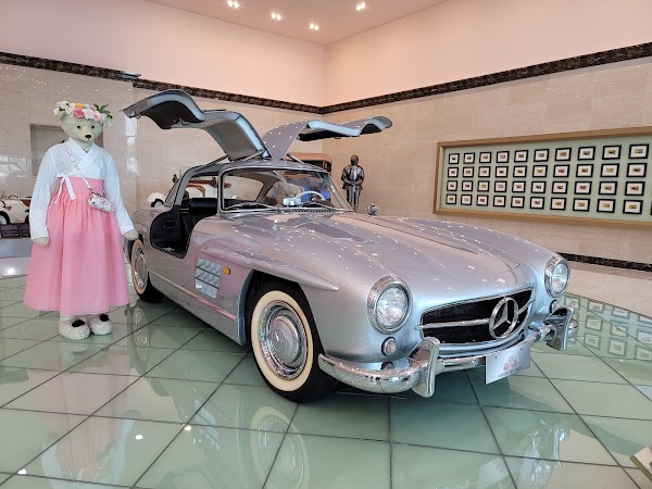 World Automobile & Piano Museum 4