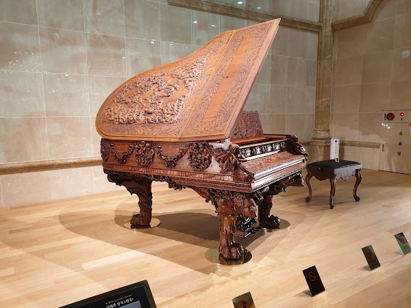 World Automobile & Piano Museum 3