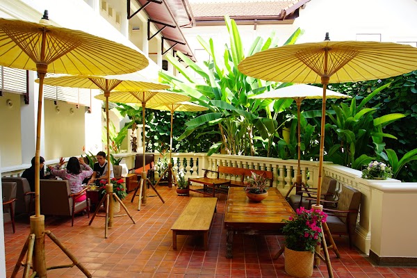 Khum Cafe
