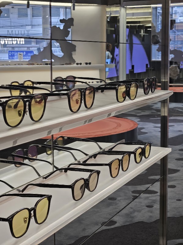 뭍 성수 플래그쉽 스토어(MUUT SEONGSU FLAGSHIP STORE) 2