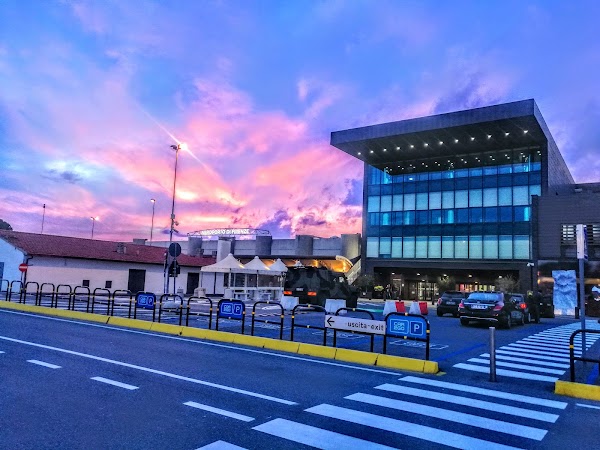 Amerigo Vespucci Airport 2