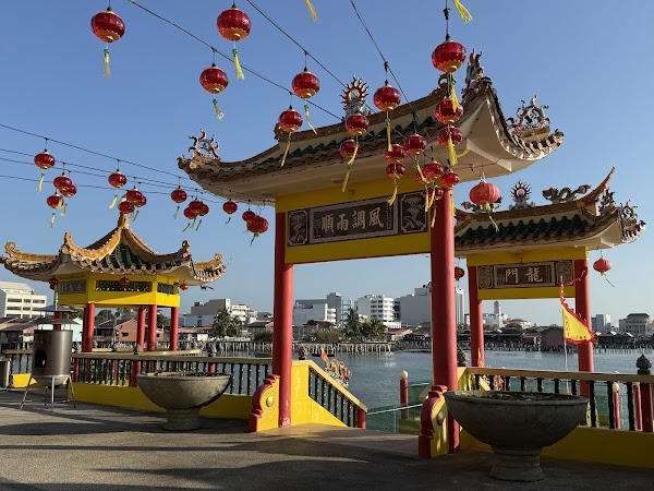 Floating Buddhist Temple