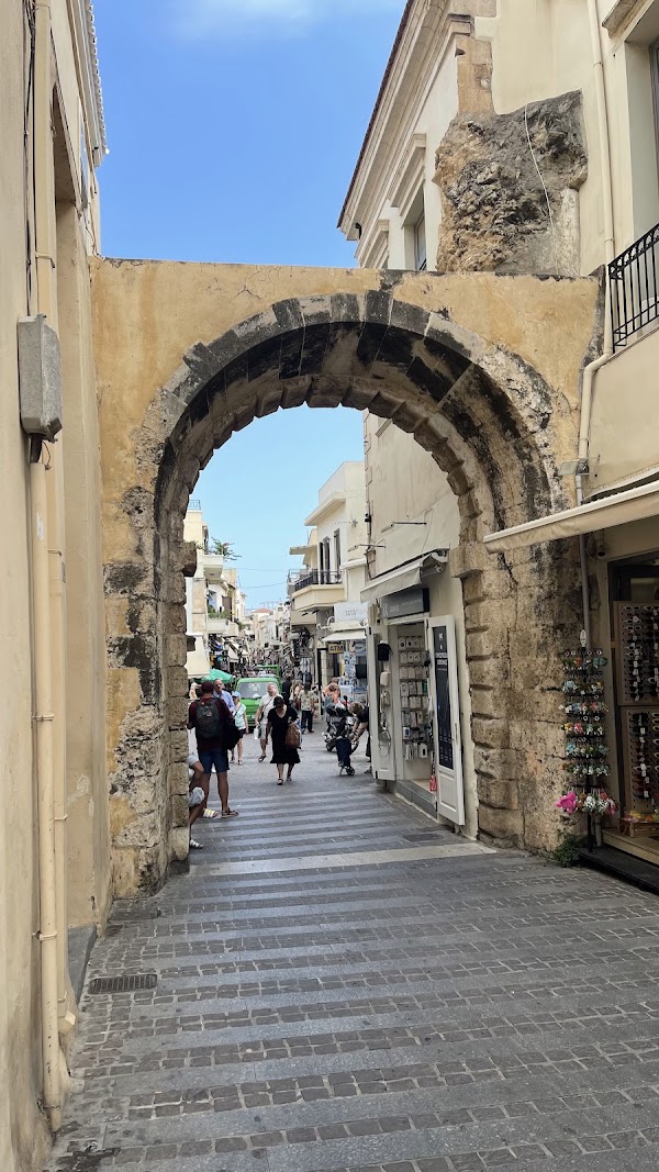 GUORA GATE