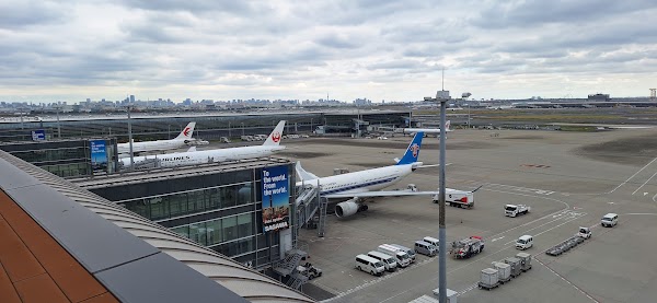 SKY LOUNGE T3 4