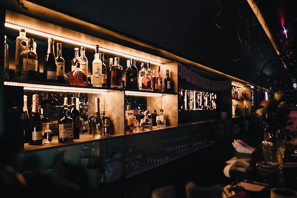 Cheers Bar SaiGon 4