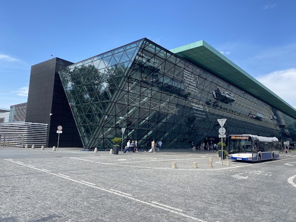 Międzynarodowy Port Lotniczy im. Jana Pawła II Kraków-Balice 4