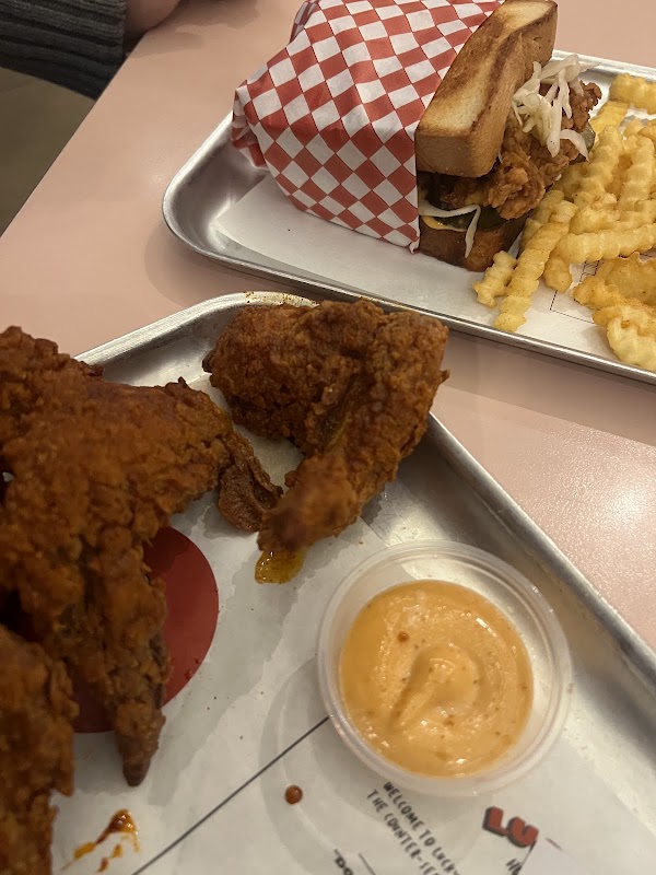 Lucky's Hot Chicken | Seven Dials Market 3