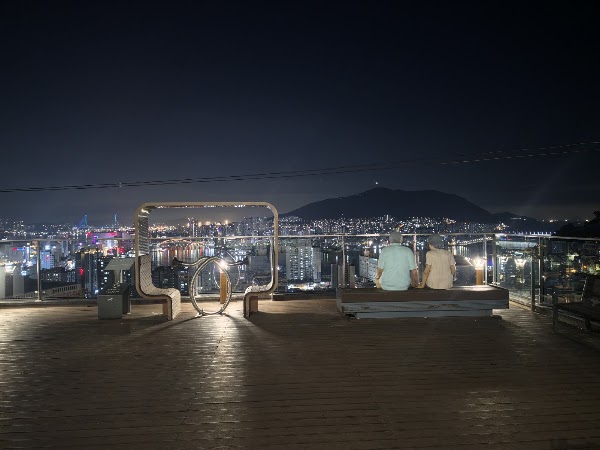 산복도로 옥상달빛극장