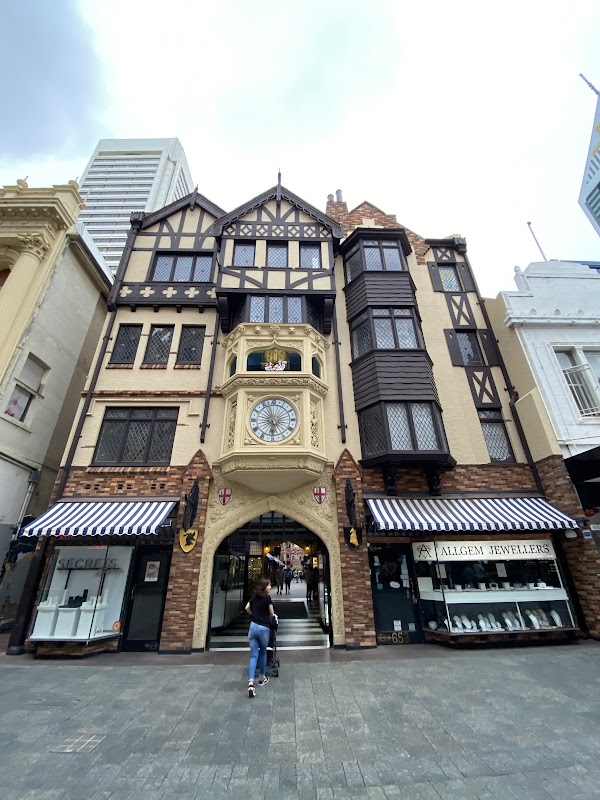 London Court 1