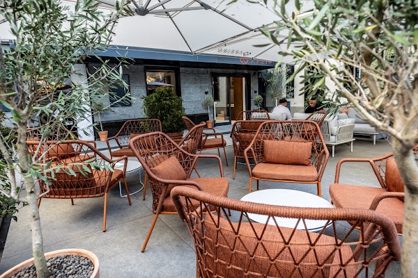 Sans Cesse Bar & Lounge