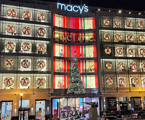 Holiday Ice Rink In Union Square 3