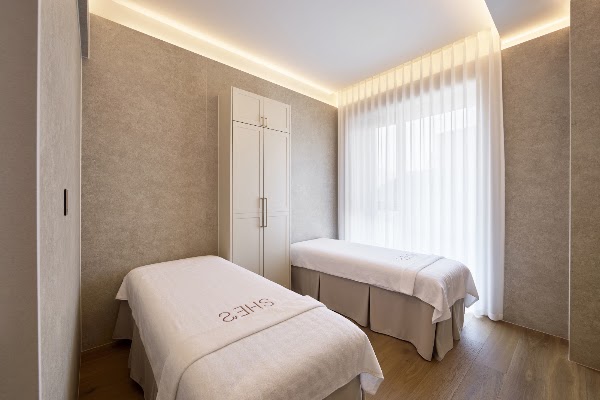 SHE'S Plastic Surgery Clinic 4