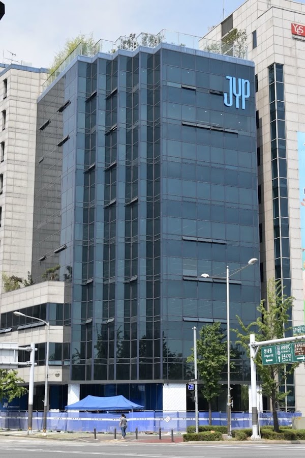 JYP ENTERTAINMENT 5
