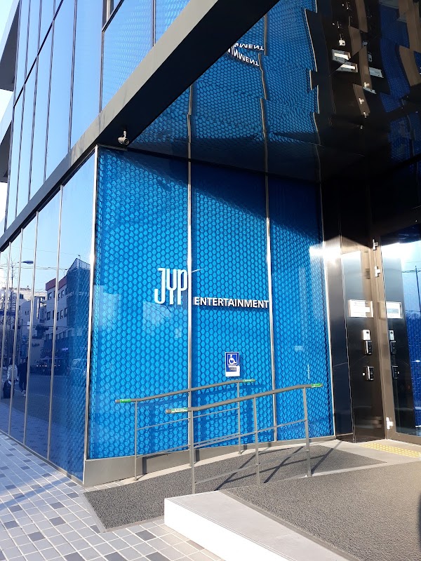 JYP ENTERTAINMENT 2