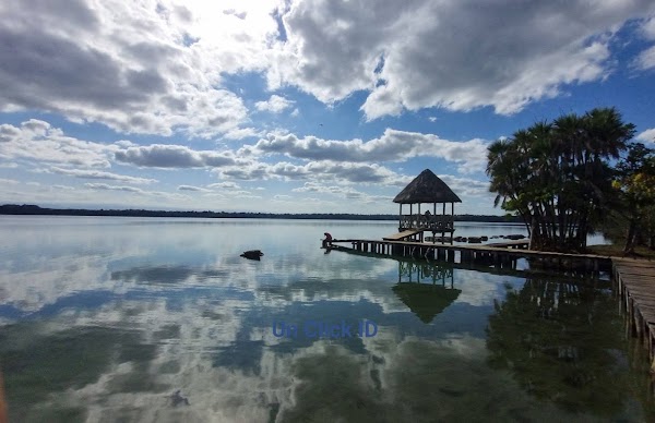 Parque Natural De Laguna Lachua