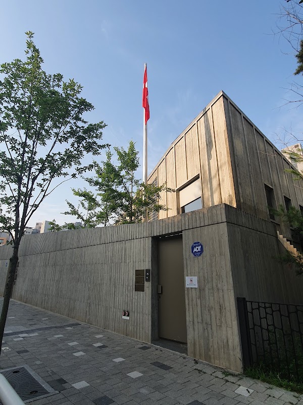 Embassy of Switzerland 3